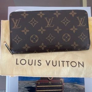 LV zipper wallet